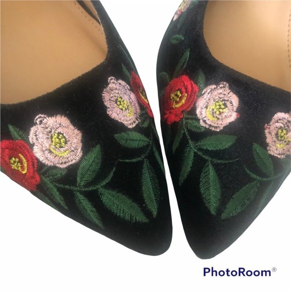 a new day Shoes - A NEW DAY VELVET FLORAL EMBROIDERED PUMP